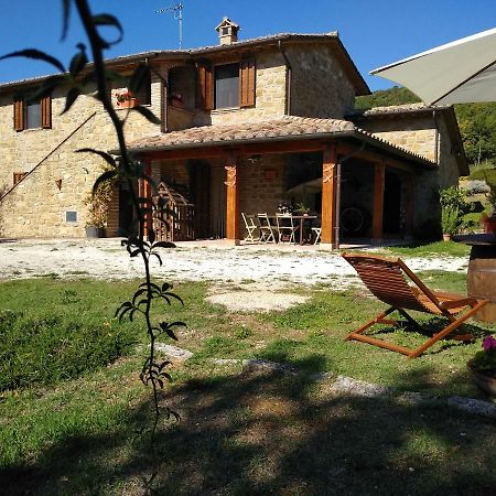 Agriturismo Casa Del Nonno Valfabbrica Bagian luar foto