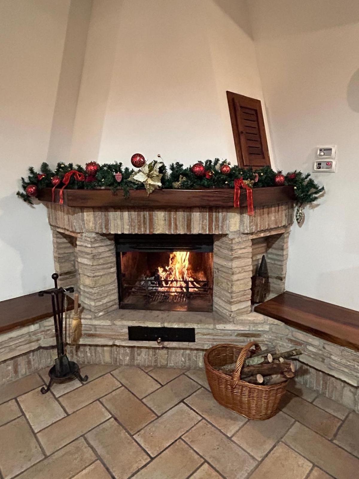 Agriturismo Casa Del Nonno Valfabbrica Bagian luar foto