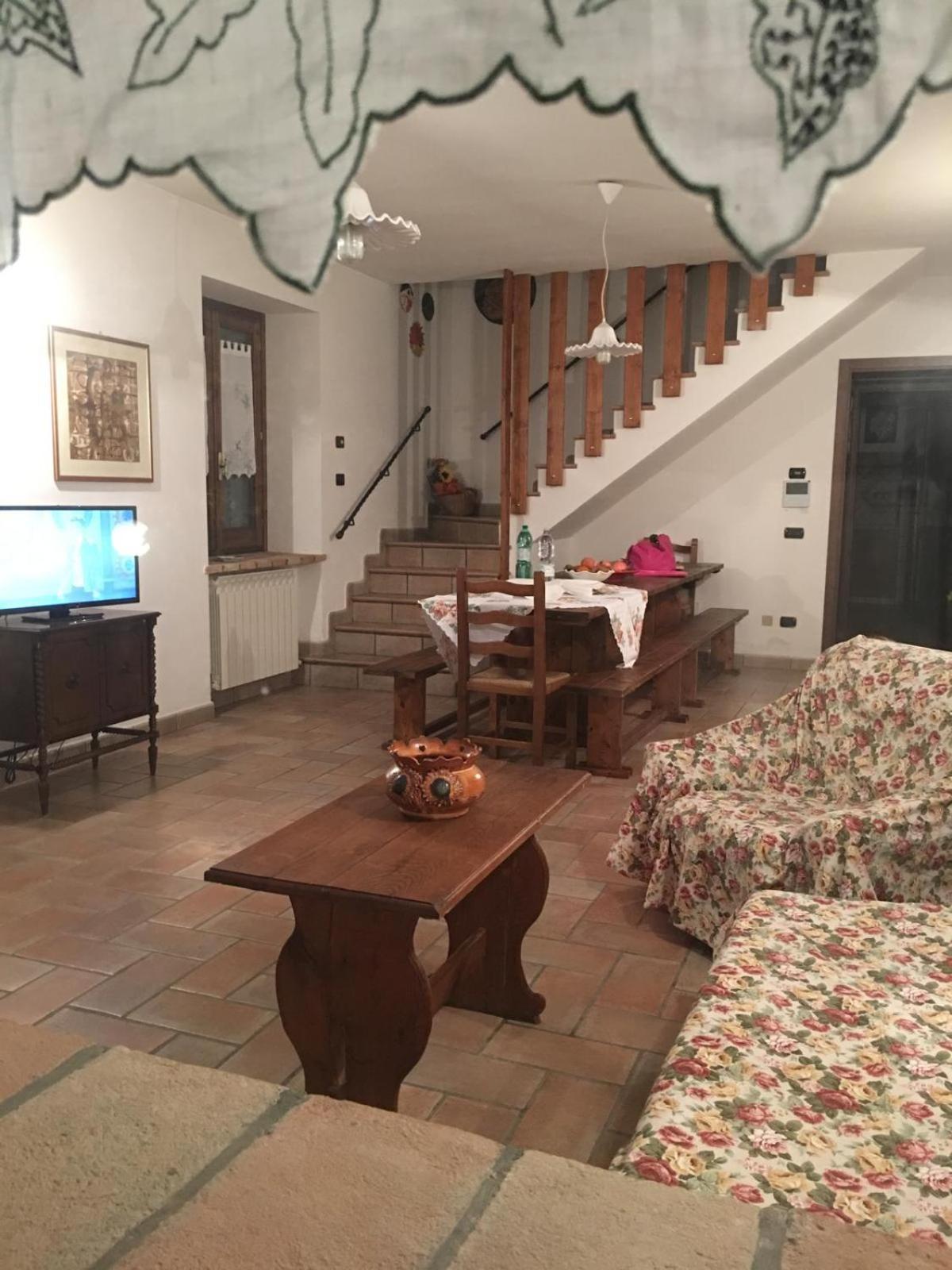 Agriturismo Casa Del Nonno Valfabbrica Bagian luar foto
