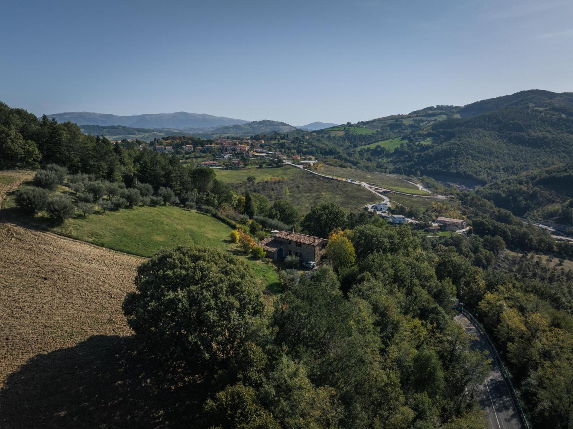 Agriturismo Casa Del Nonno Valfabbrica Bagian luar foto